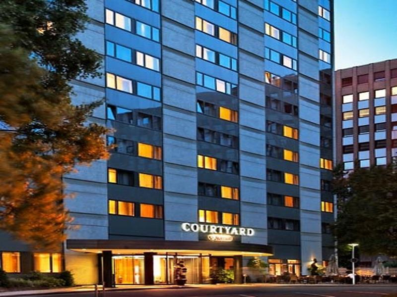 Courtyard By Marriott Dusseldorf Seestern Exterior photo